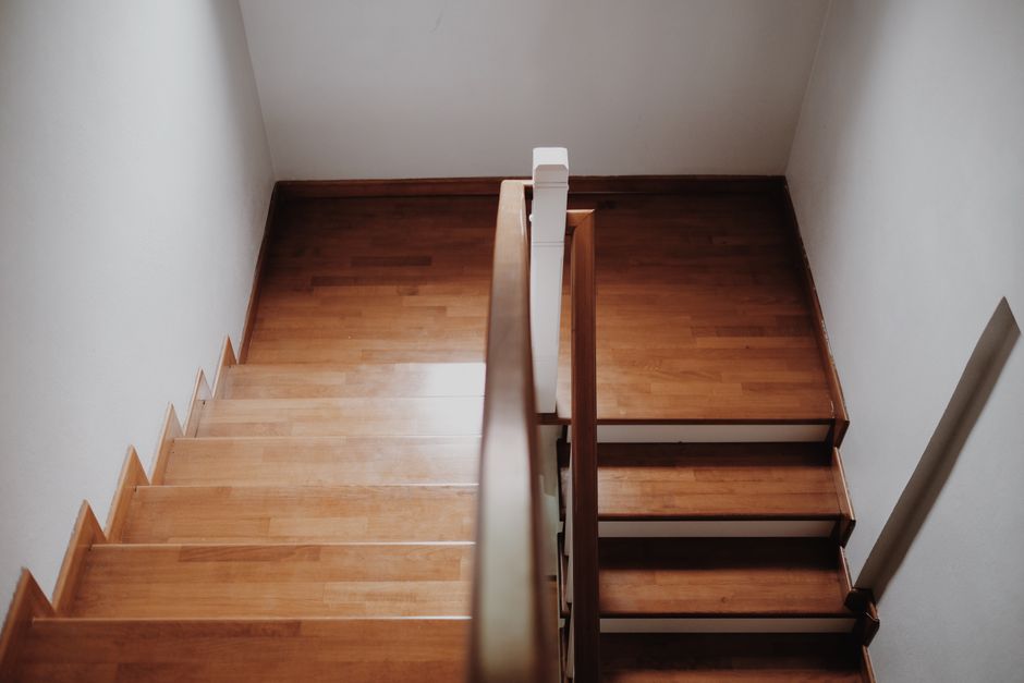 Drevené schodisko z masívu
